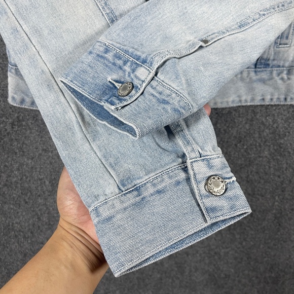 Free People Rumors Light Wash Denim Jacket Cropped Trucker Style Size Medium - Picture 5 of 10
